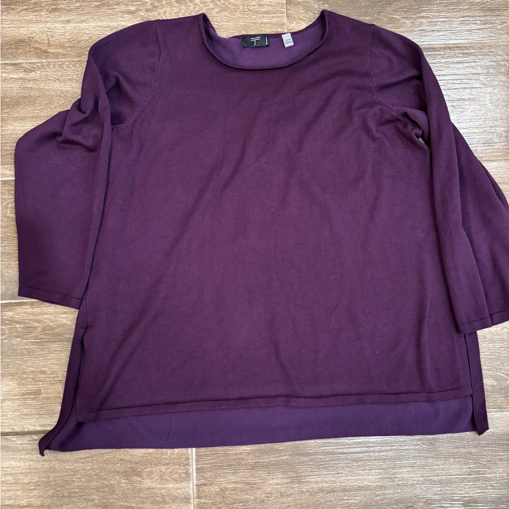 Tahari size 1X Plum Crewneck Knit Top with 3/4 sleeves Lightweight EUC‎
